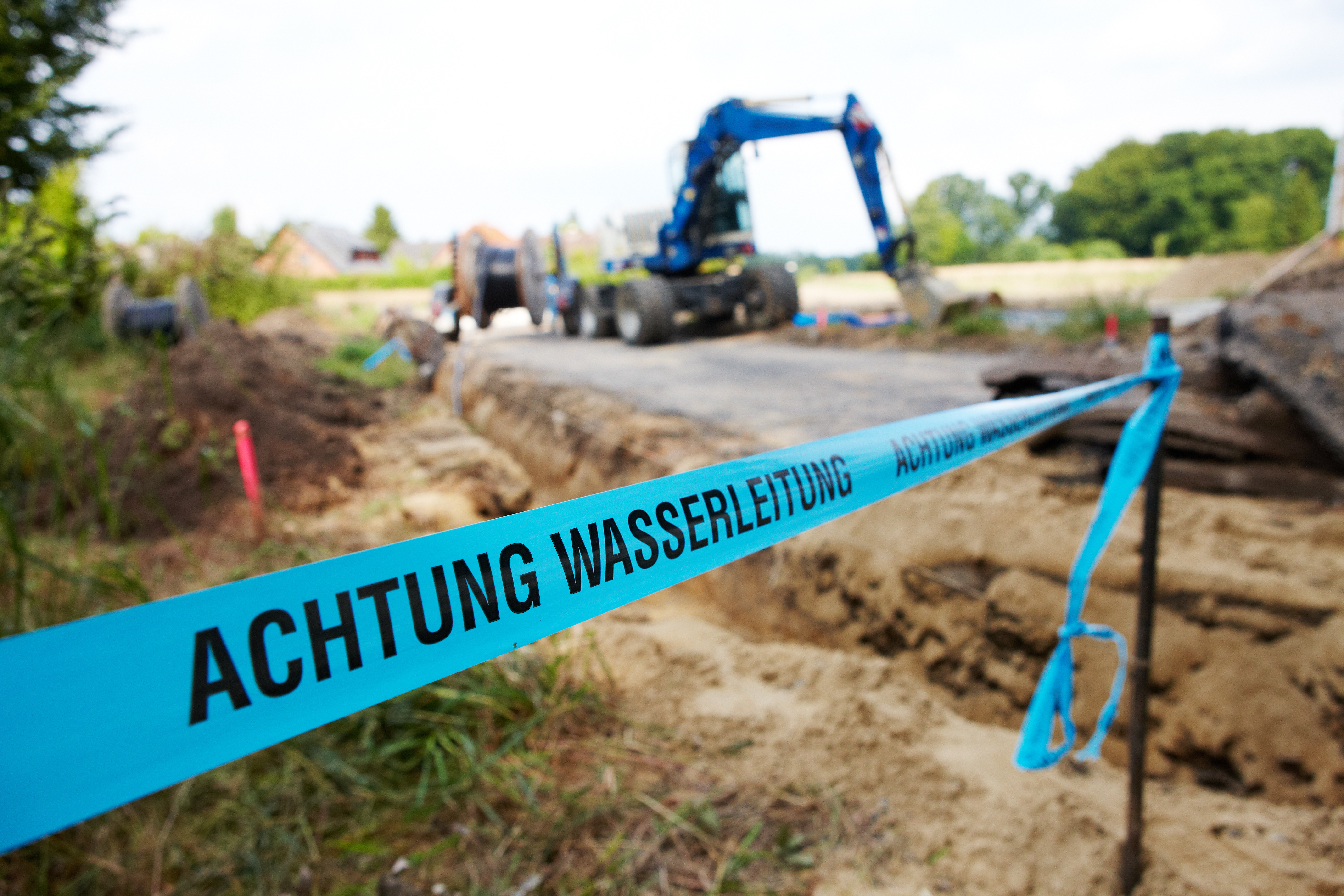 Achtung Wasserleitung (c) AdobeStock, Christian Schwier
